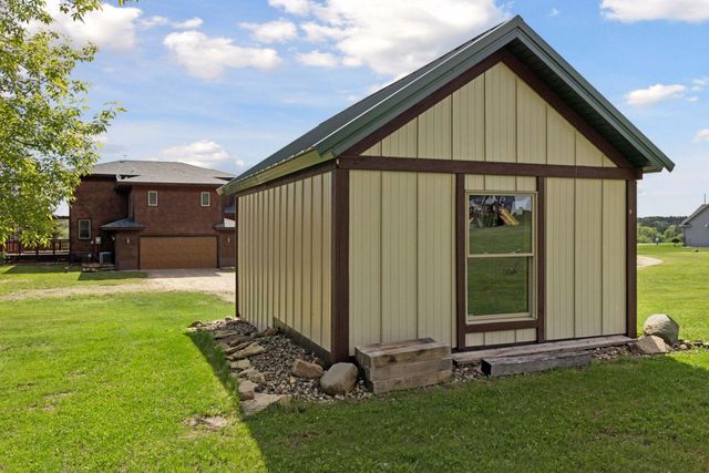 392 Old Cemetery Road, River Falls, WI 54022