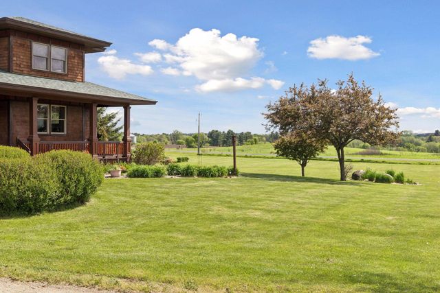 392 Old Cemetery Road, River Falls, WI 54022
