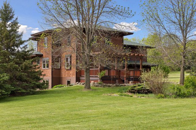 392 Old Cemetery Road, River Falls, WI 54022