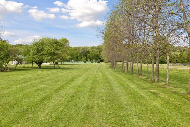 392 Old Cemetery Road, River Falls, WI 54022