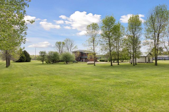 392 Old Cemetery Road, River Falls, WI 54022