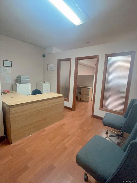 102-19 Roosevelt Avenue 2A, Corona, NY 11368 — photo 2