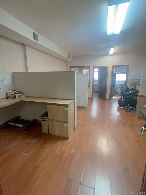 102-19 Roosevelt Avenue 2A, Corona, NY 11368 — photo 3