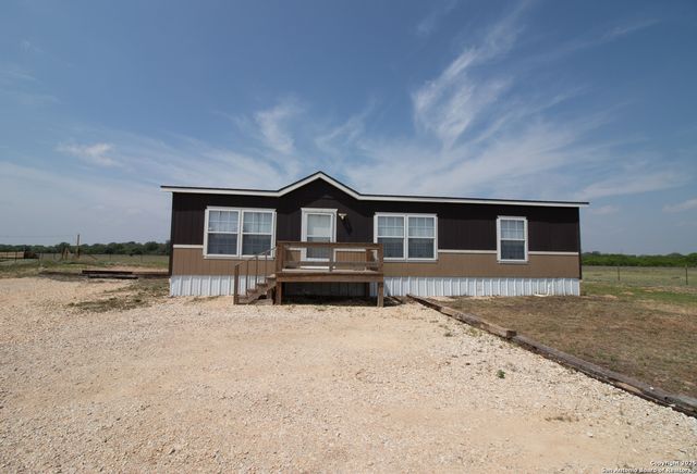 254 CR 406, Floresville, TX 78114
