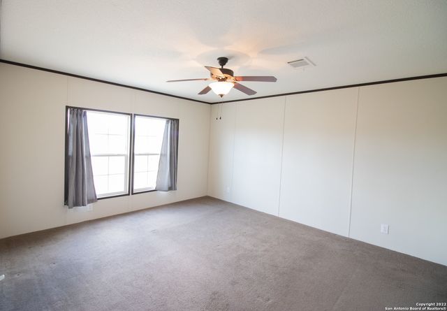 254 CR 406, Floresville, TX 78114