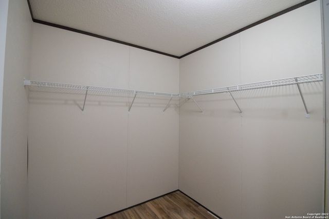 254 CR 406, Floresville, TX 78114