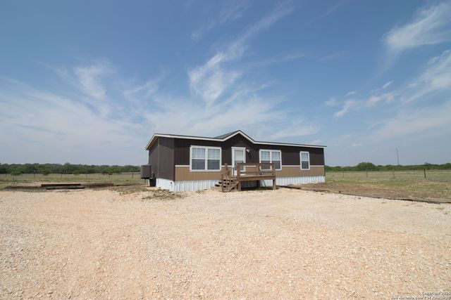 254 CR 406, Floresville, TX 78114