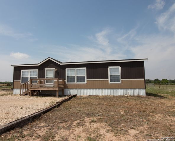 254 CR 406, Floresville, TX 78114