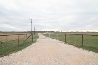 254 CR 406, Floresville, TX 78114
