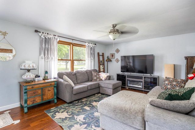 1548 E MOON BEAM TRAIL, Appleton, WI 54915