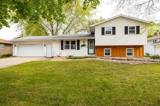 1548 E MOON BEAM TRAIL, Appleton, WI 54915