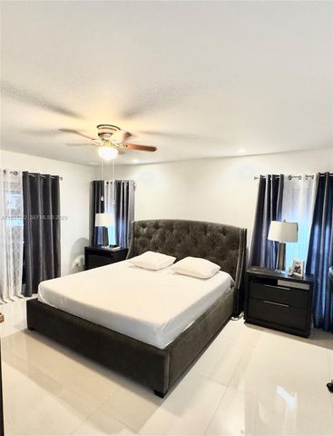 16323 SW 108th Ct, Miami, FL 33157