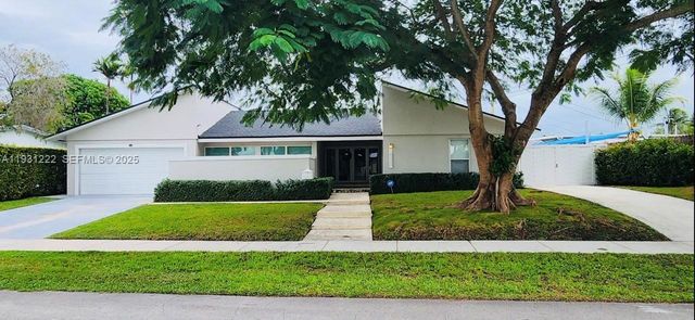 16323 SW 108th Ct, Miami, FL 33157