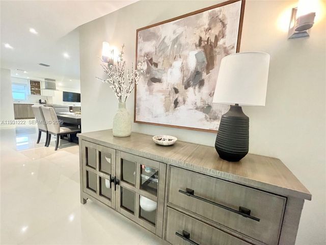 16323 SW 108th Ct, Miami, FL 33157