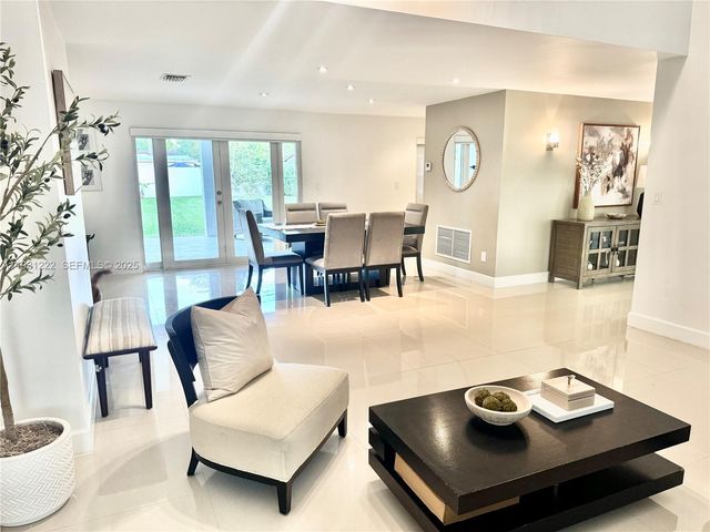 16323 SW 108th Ct, Miami, FL 33157