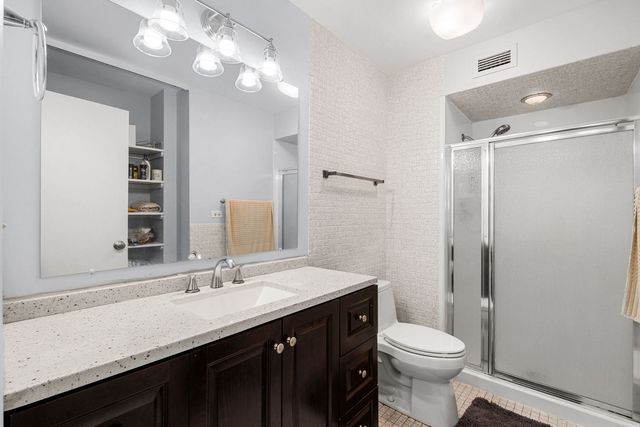 5901 N Sheridan Road 2C, Chicago, IL 60660