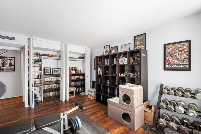 5901 N Sheridan Road 2C, Chicago, IL 60660