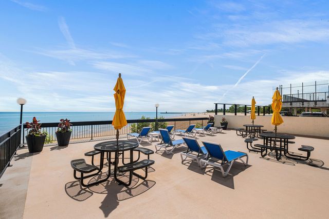 5901 N Sheridan Road 2C, Chicago, IL 60660
