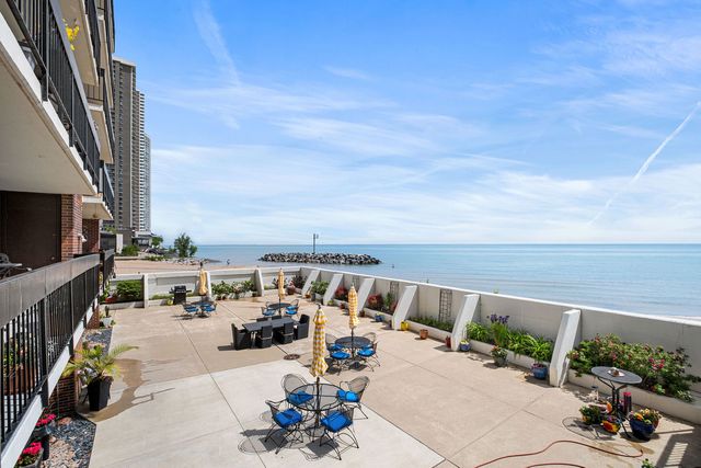5901 N Sheridan Road 2C, Chicago, IL 60660