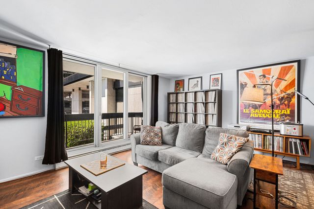 5901 N Sheridan Road 2C, Chicago, IL 60660