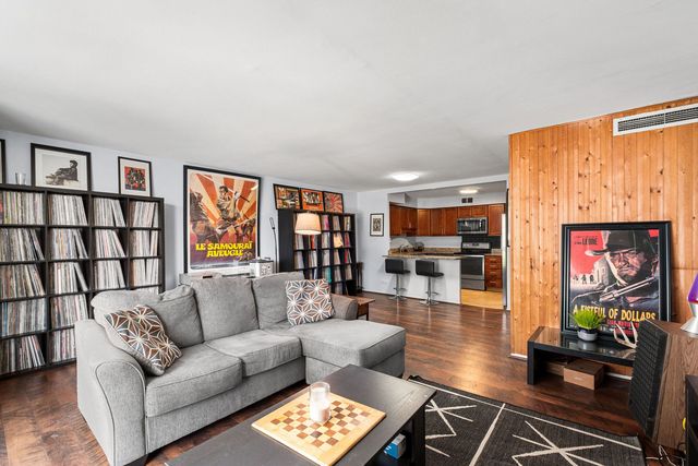 5901 N Sheridan Road 2C, Chicago, IL 60660