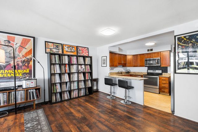 5901 N Sheridan Road 2C, Chicago, IL 60660