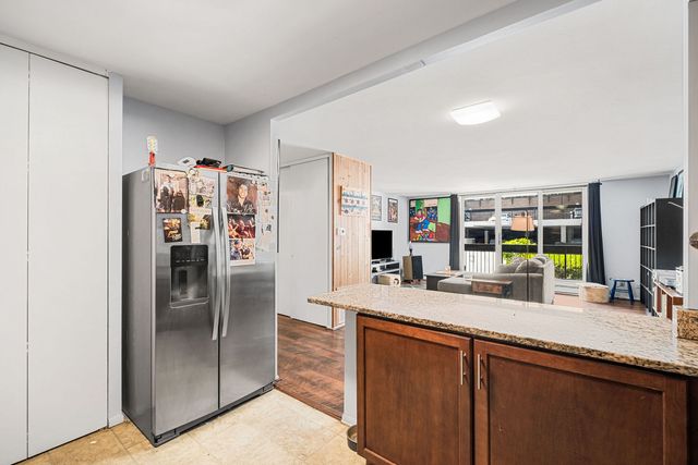 5901 N Sheridan Road 2C, Chicago, IL 60660