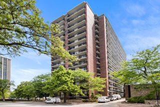 5901 N Sheridan Road 2C, Chicago, IL 60660