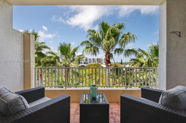 701 Crandon Blvd PH-1, Key Biscayne, FL 33149