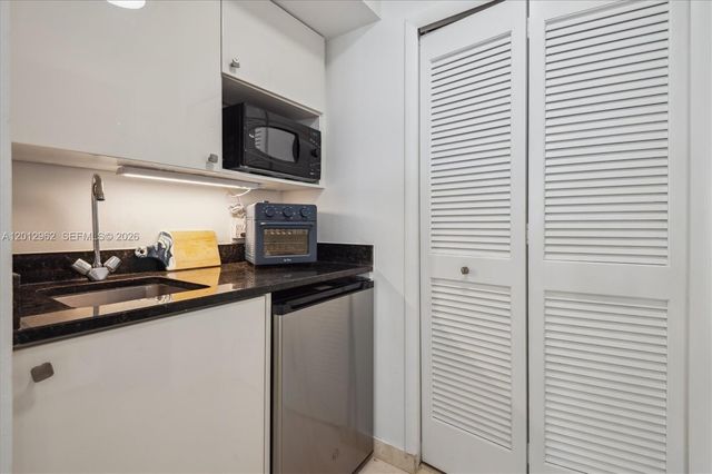 701 Crandon Blvd PH-1, Key Biscayne, FL 33149