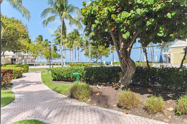 701 Crandon Blvd PH-1, Key Biscayne, FL 33149