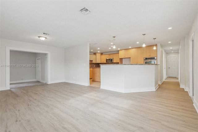 781 NW 183rd Dr, Miami Gardens, FL 33169