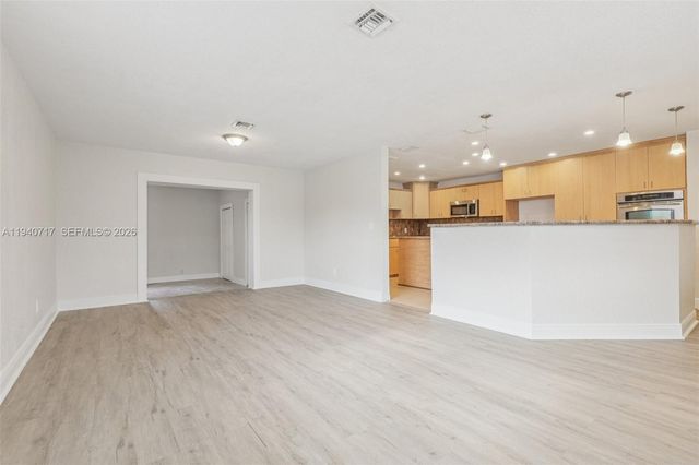 781 NW 183rd Dr, Miami Gardens, FL 33169