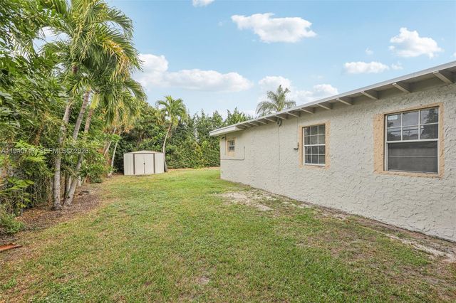 781 NW 183rd Dr, Miami Gardens, FL 33169