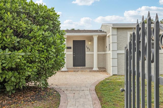 781 NW 183rd Dr, Miami Gardens, FL 33169