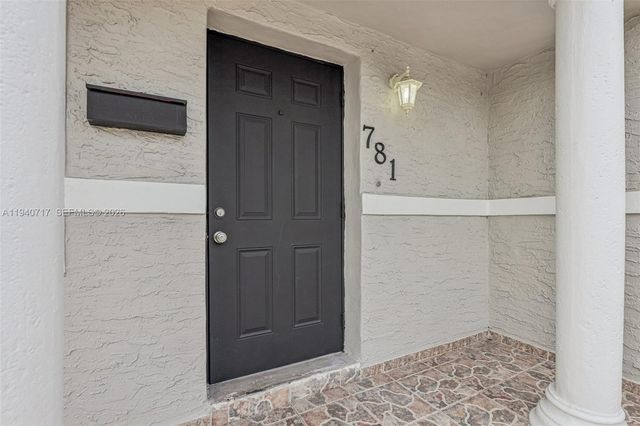 781 NW 183rd Dr, Miami Gardens, FL 33169