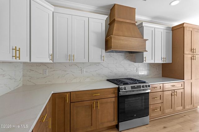 107 E Holly Ridge Road, New Bern, NC 28562