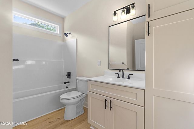 107 E Holly Ridge Road, New Bern, NC 28562