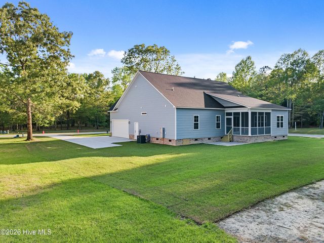 107 E Holly Ridge Road, New Bern, NC 28562