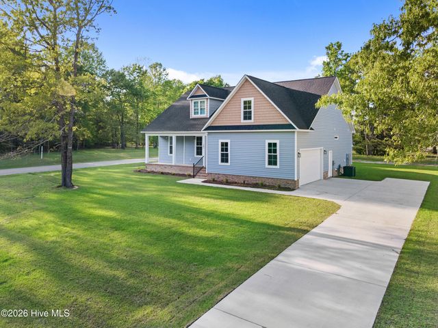 107 E Holly Ridge Road, New Bern, NC 28562