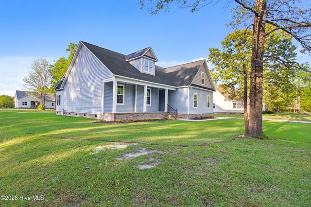107 E Holly Ridge Road, New Bern, NC 28562