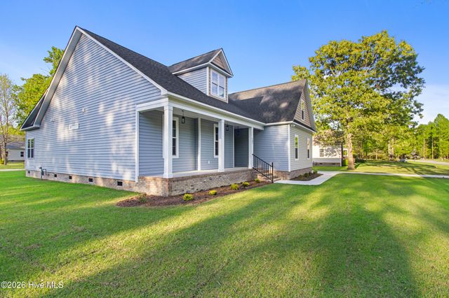 107 E Holly Ridge Road, New Bern, NC 28562