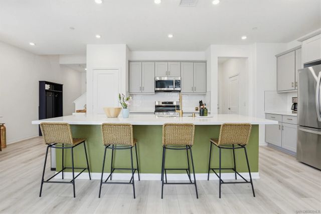 1739 Valley Oak, Oceanside, CA 92056