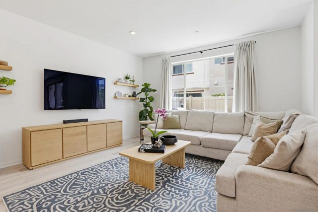 1739 Valley Oak, Oceanside, CA 92056