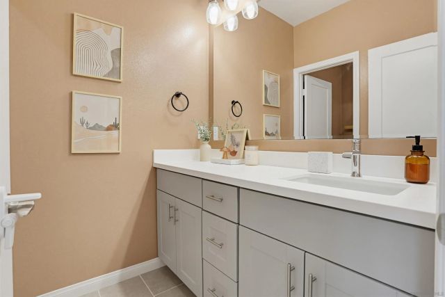 1739 Valley Oak, Oceanside, CA 92056