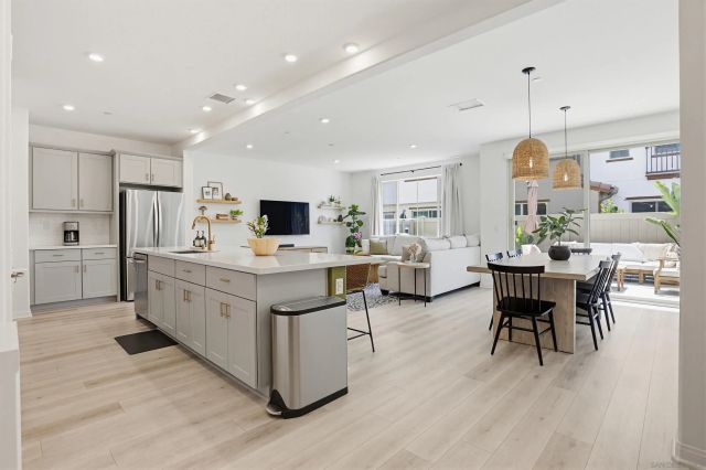 1739 Valley Oak, Oceanside, CA 92056