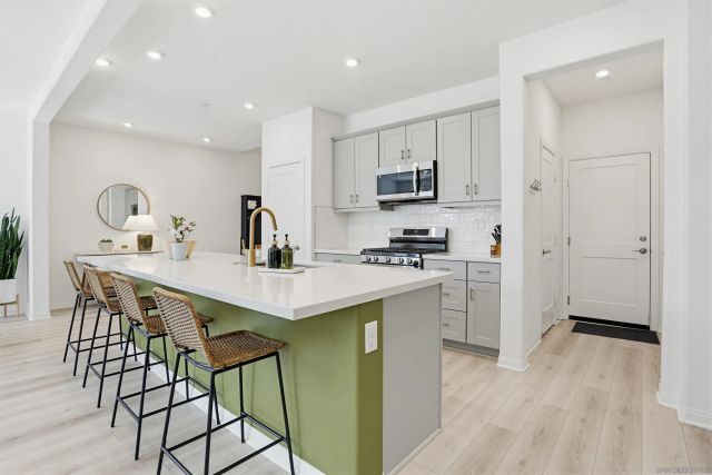 1739 Valley Oak, Oceanside, CA 92056