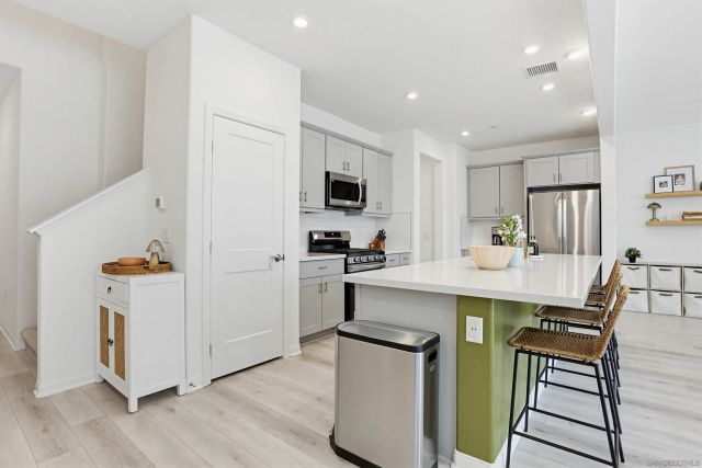 1739 Valley Oak, Oceanside, CA 92056