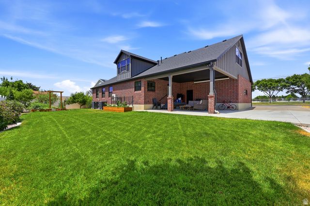 849 W 2700 S, Syracuse, UT 84075