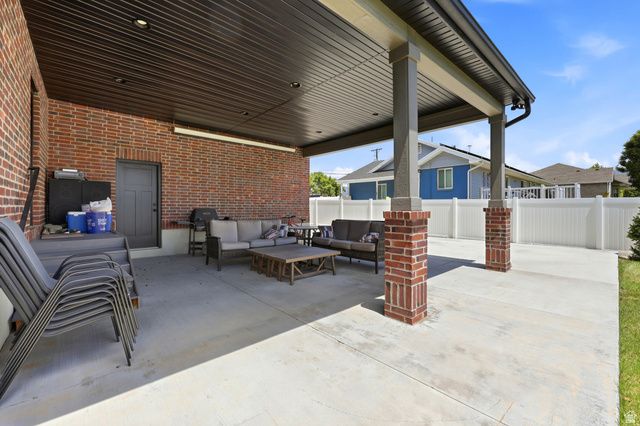 849 W 2700 S, Syracuse, UT 84075